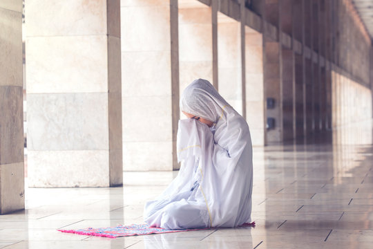 The Transformative Benefits of Praying Salah